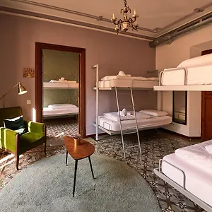 https://hostel-soller.balearic-islands.net